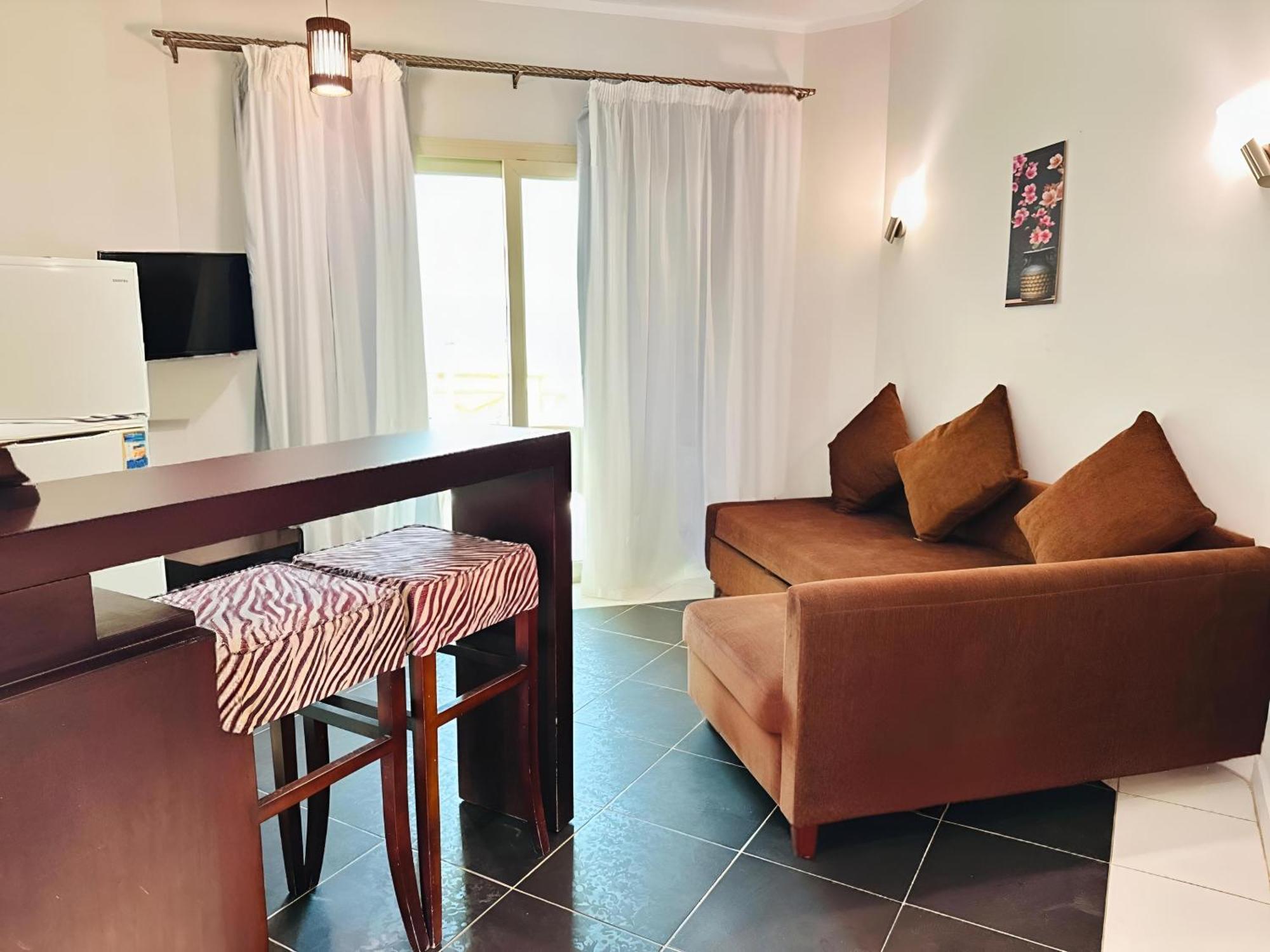 Royal Beach Serviced Apartments Хургада Экстерьер фото