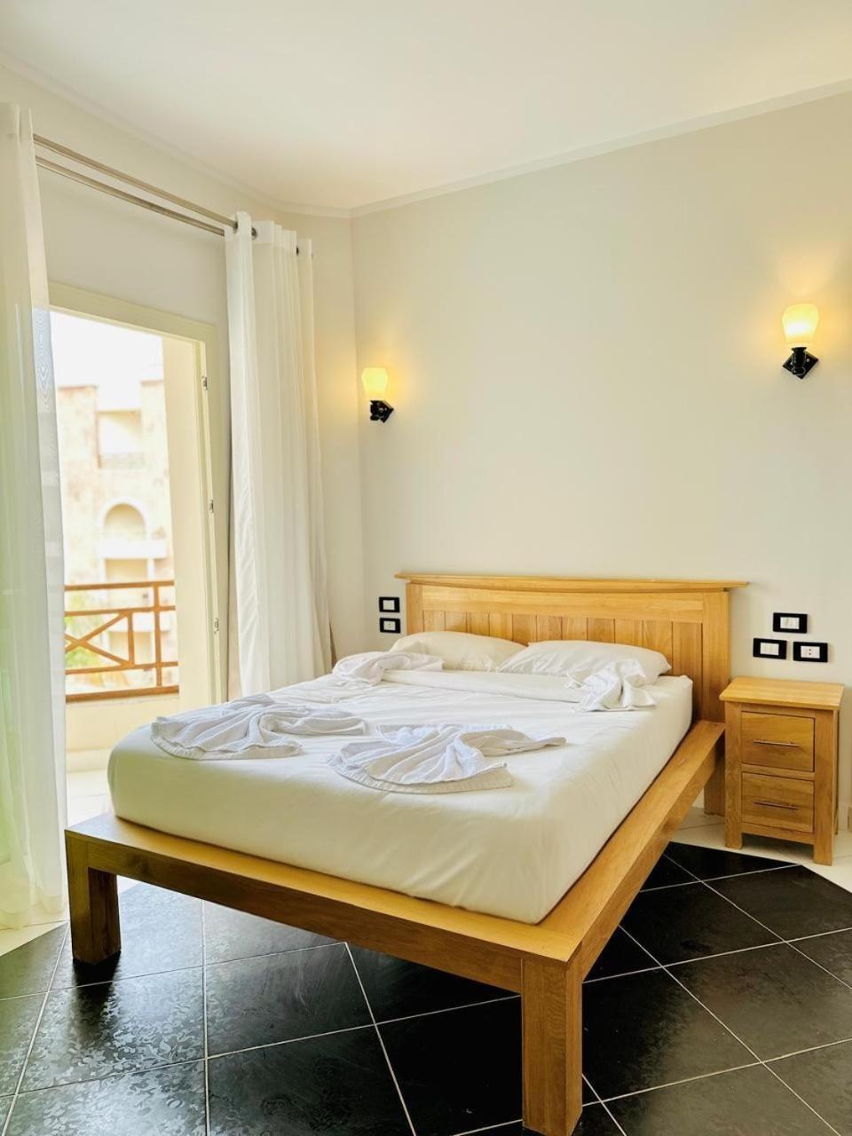 Royal Beach Serviced Apartments Хургада Экстерьер фото